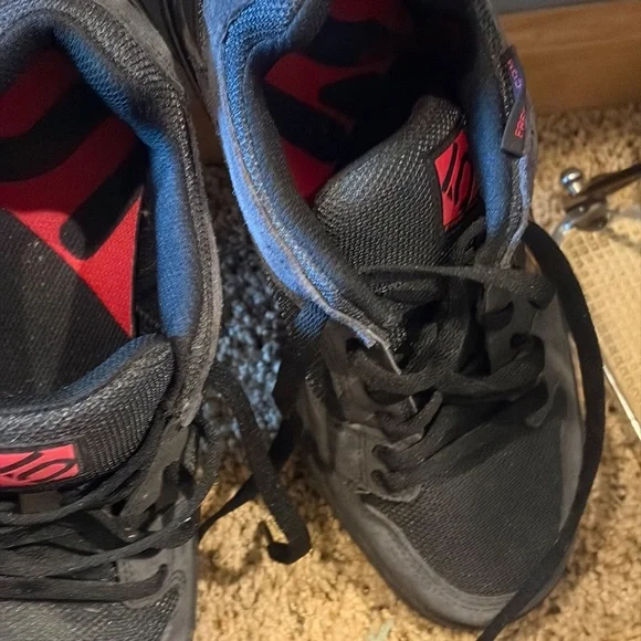 Size 10.5 five ten free rider mountain bike shoes - Picture 2 of 10